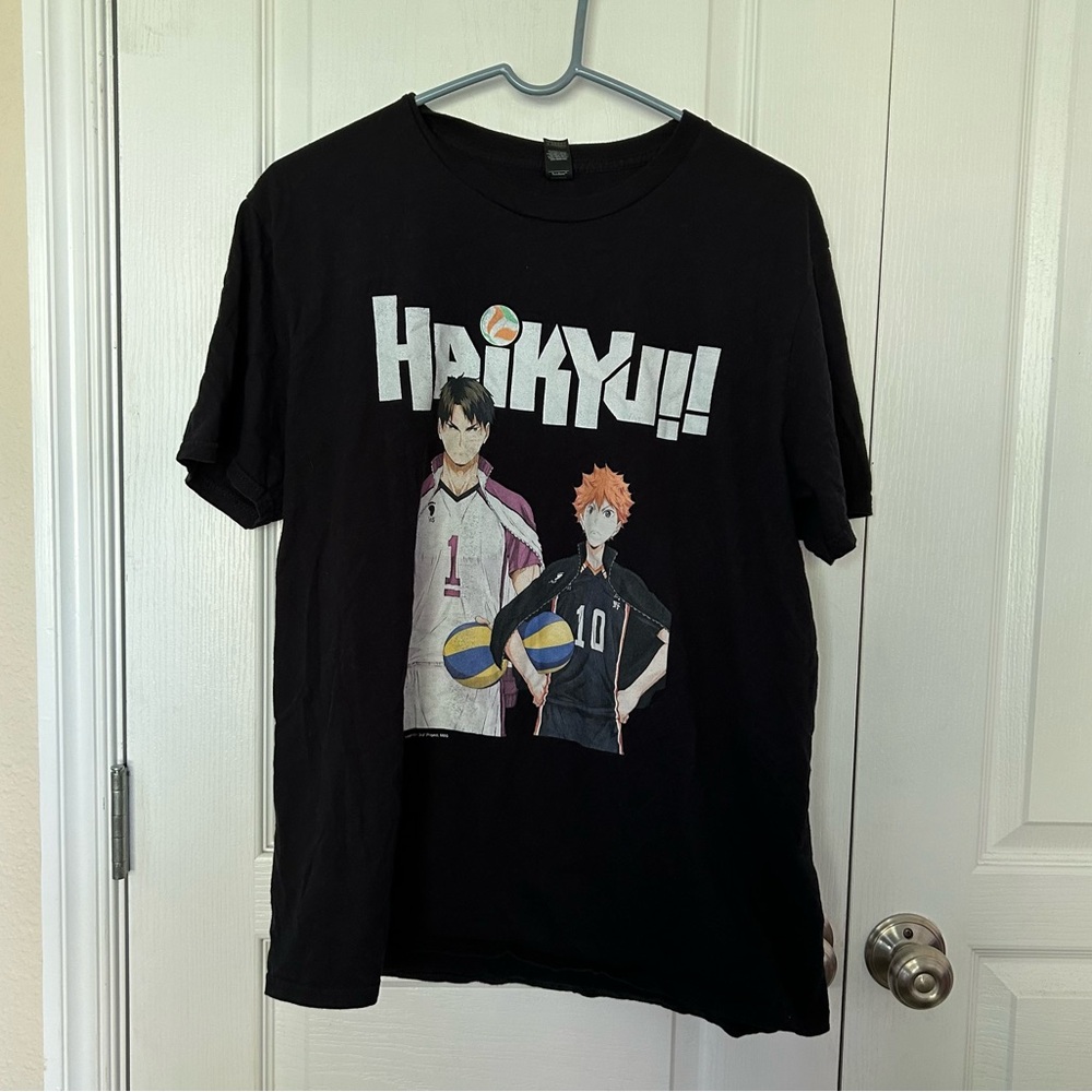 🆕Like new size Large Haikyu!! Anime Shirt